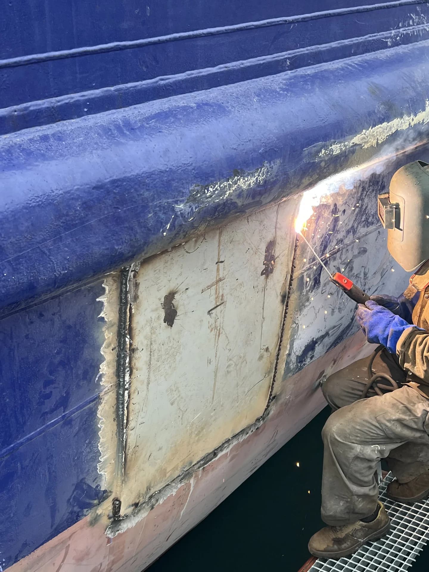 Professional boat painting and finishing services